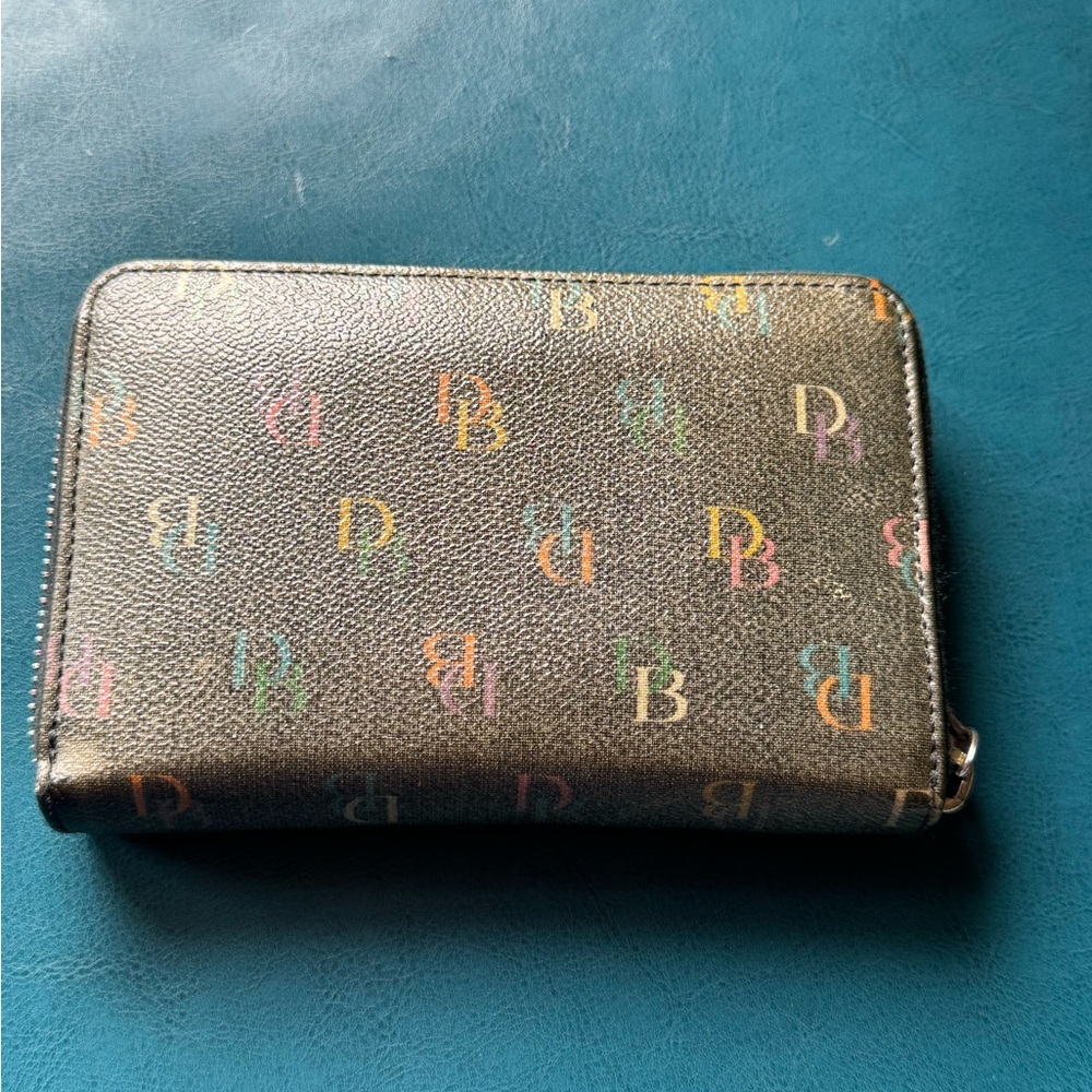Dooney & Bourke wallet